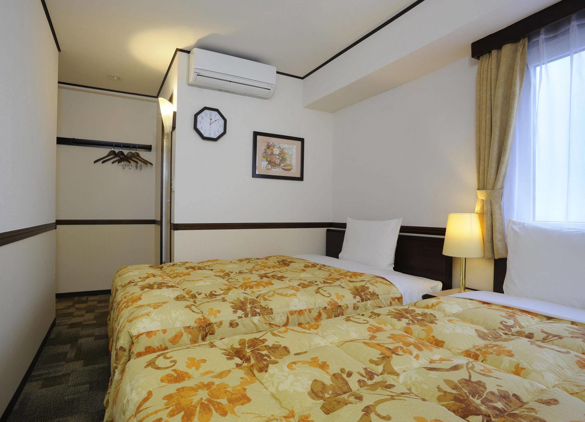 Toyoko Inn Sendai Higashi-Guchi No.1 Экстерьер фото